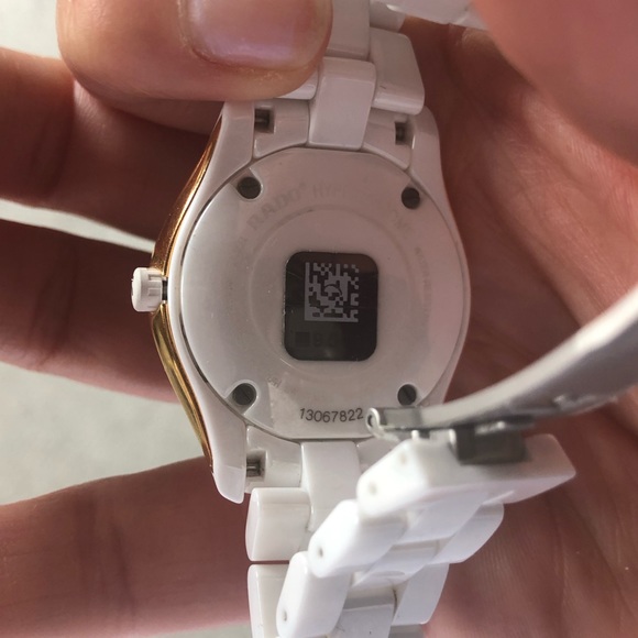 \Women’s Rado White Ceramic Watch. - Picture 5 of 6